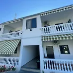 Super Hotel Velipoje